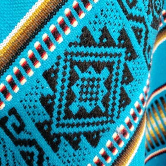 Artesanias Inca 100% Wool Fringed Cape Attached Scarf Hand Made in Ecuador - Picture 9 of 10